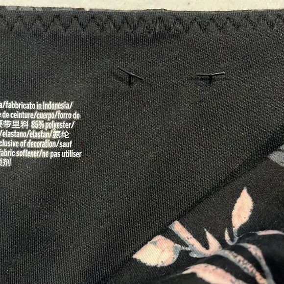 Victoria’s Secret Floral VS Leggings NWOT - Picture 8 of 10